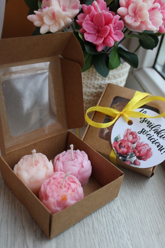 Mazo peoniju dāvanu komplekts